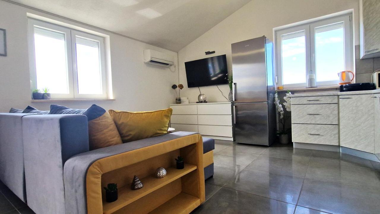 Apartment Goran Krk Town Exterior photo